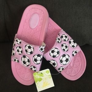 Soccer slides kids size 32 NWT